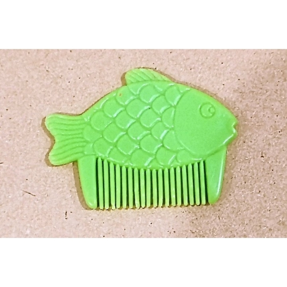 Vintage Kenner Tropigals Camille Sea Wees Green Fish Comb